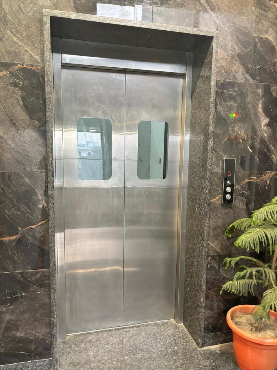 Hotel Sky Way Inn Hisar Exterior photo