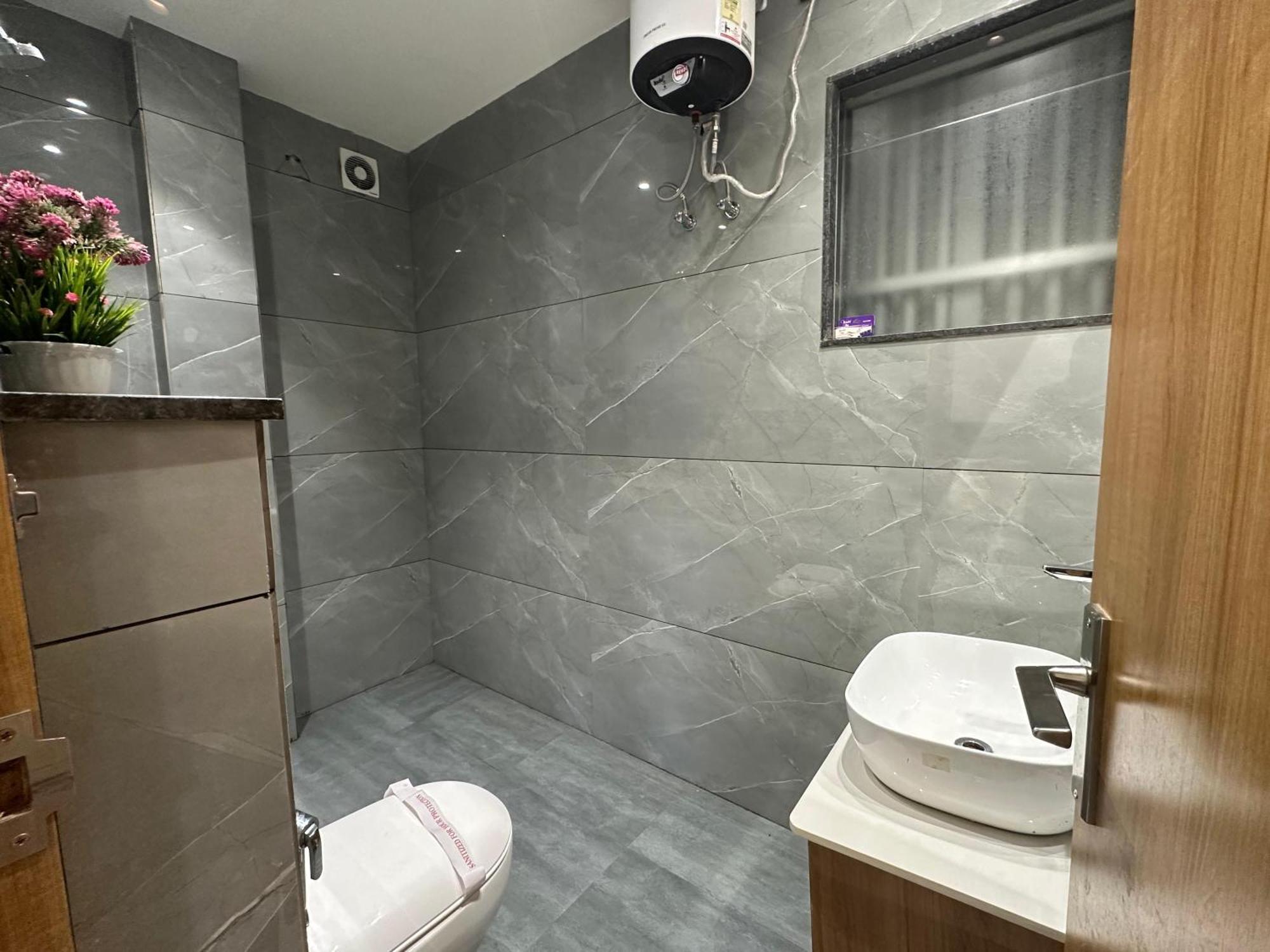 Hotel Sky Way Inn Hisar Exterior photo
